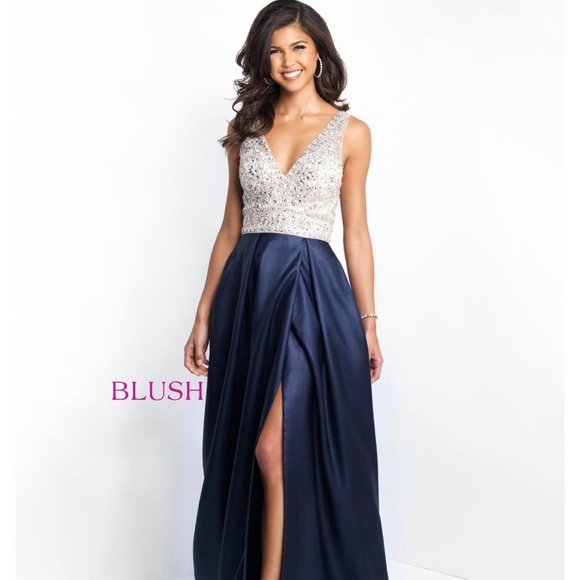 Prom/evening/ pageant gown - Picture 2 of 4